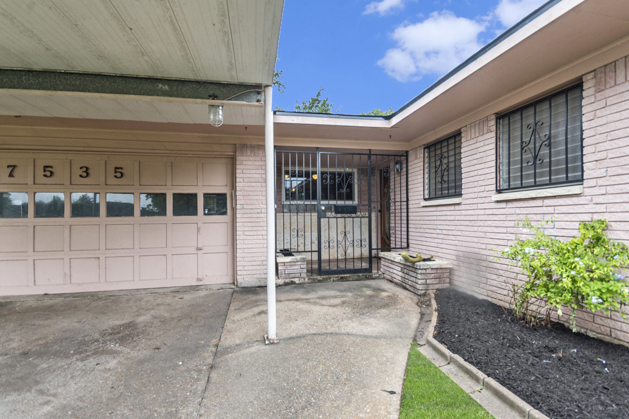 7535 Cayton Street Property Photo 7
