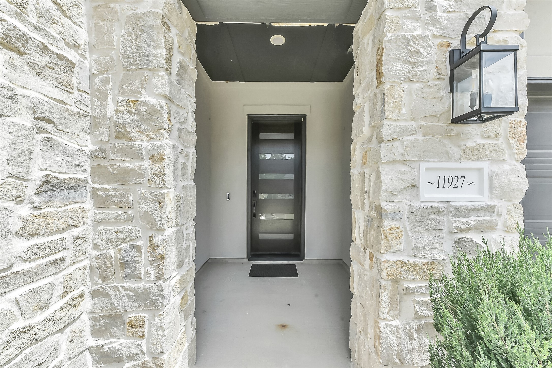 11927 Carillon Forest Drive Property Photo 2