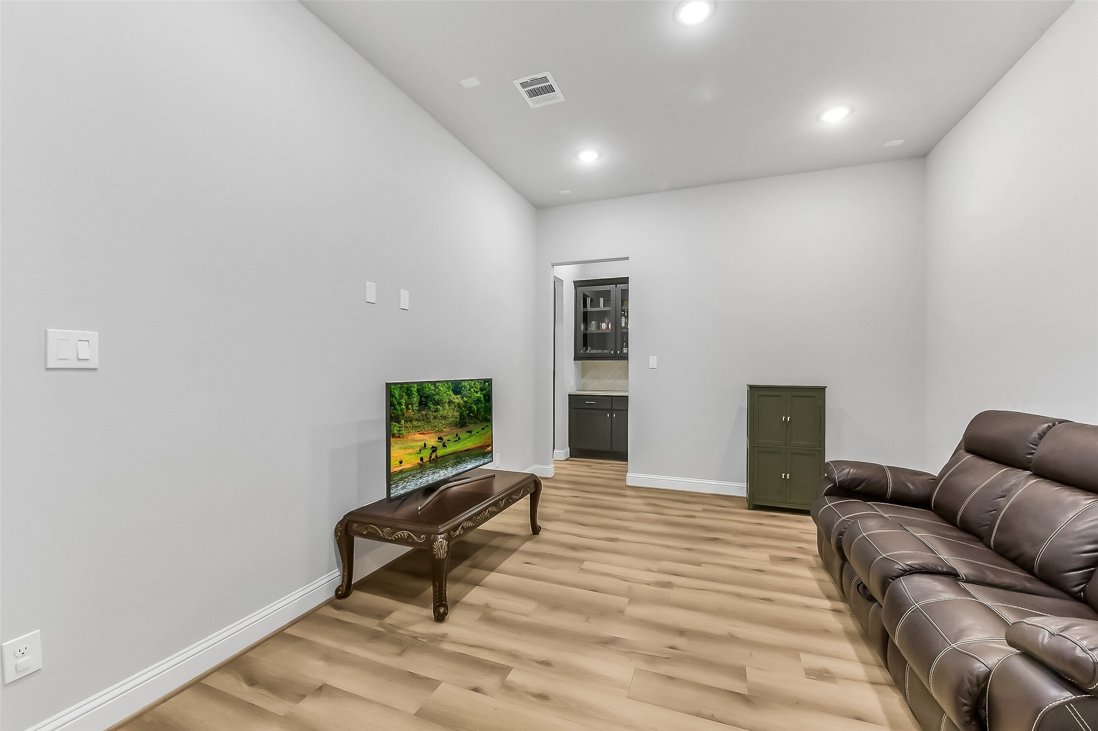 11927 Carillon Forest Drive Property Photo 6