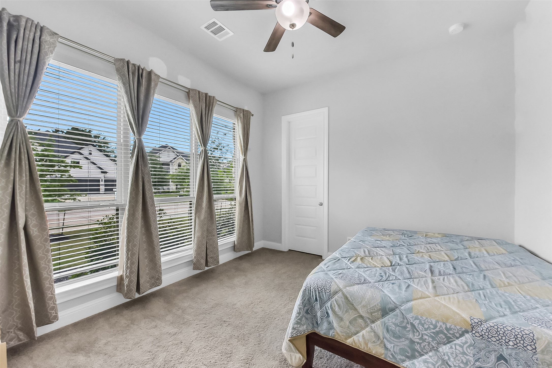 11927 Carillon Forest Drive Property Photo 26
