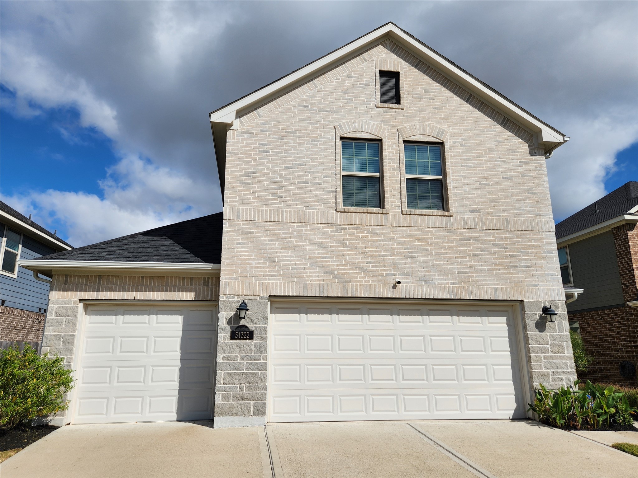 31322 Whitfield Court Property Photo 1