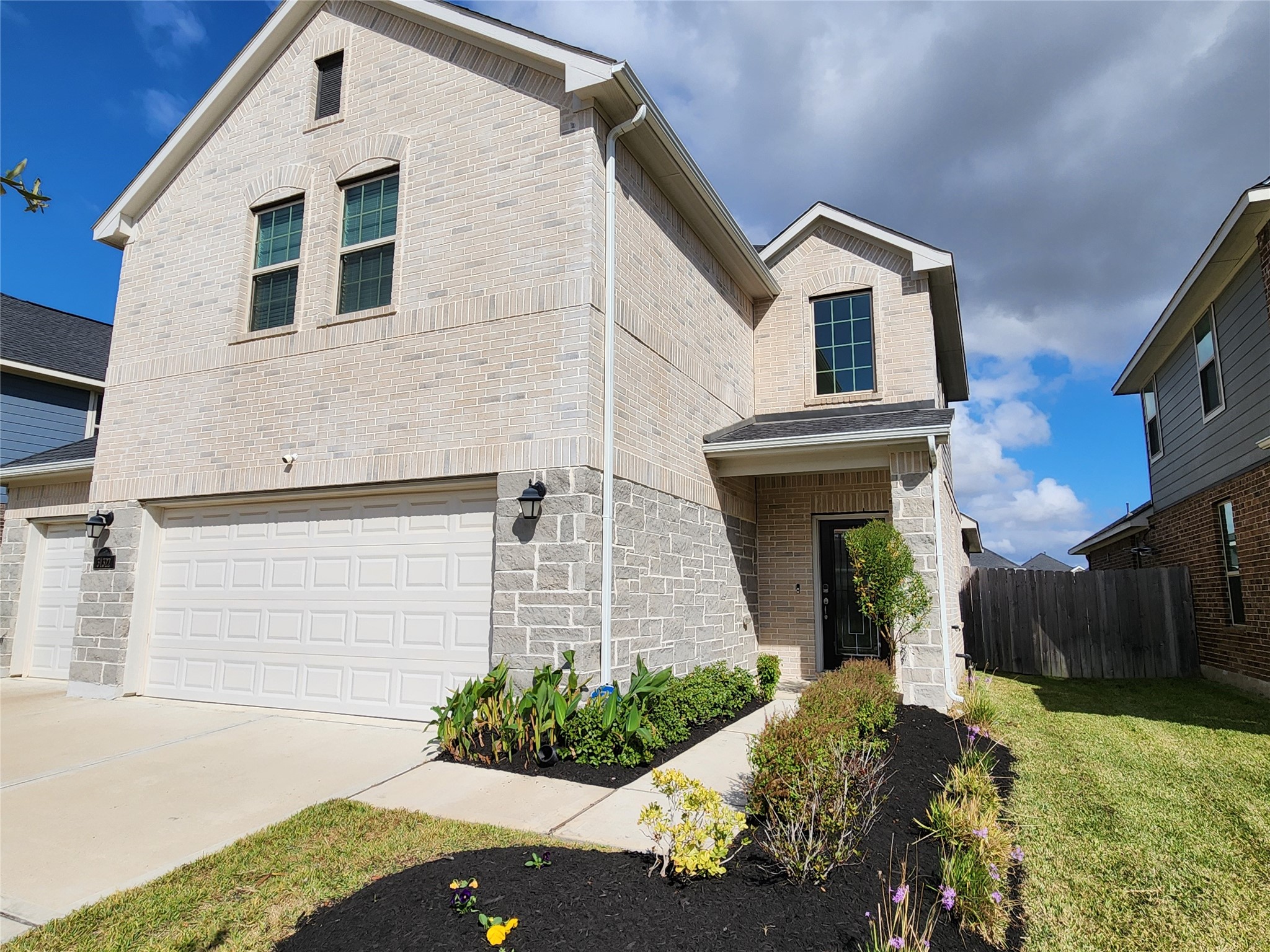 31322 Whitfield Court Property Photo 2