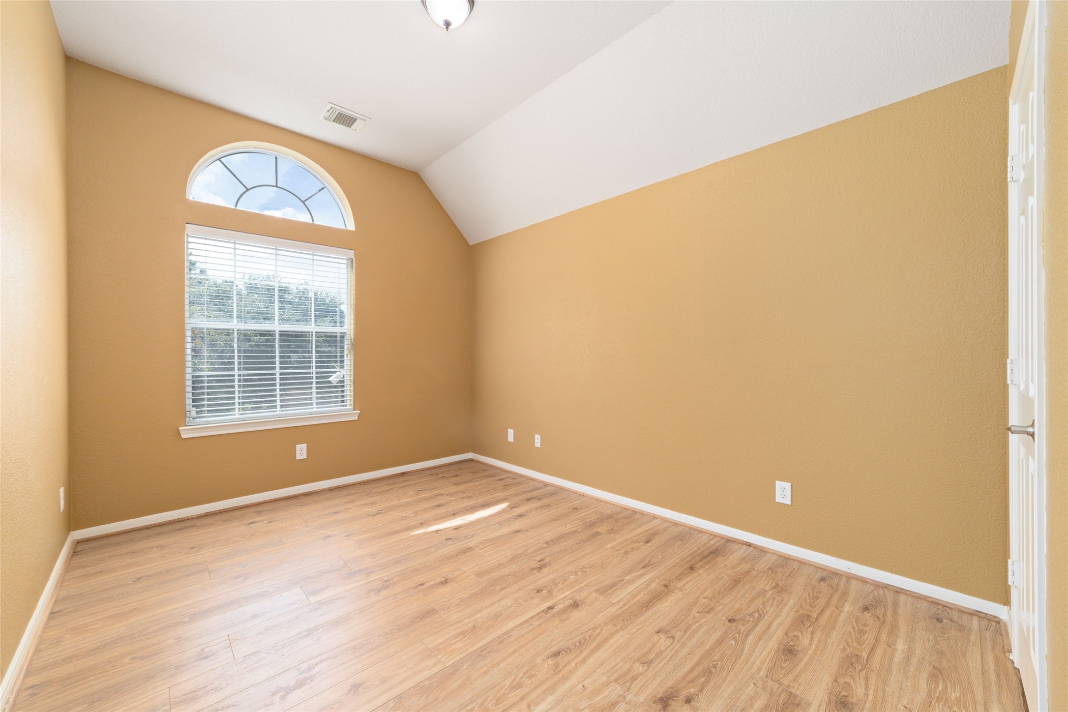 9722 Eagle Peak Court Property Photo 19