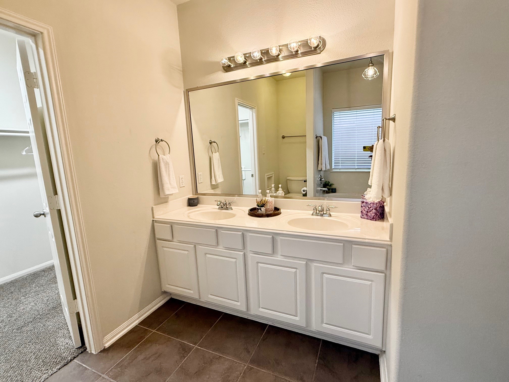 142 E Spindle Tree Circle Property Photo 12