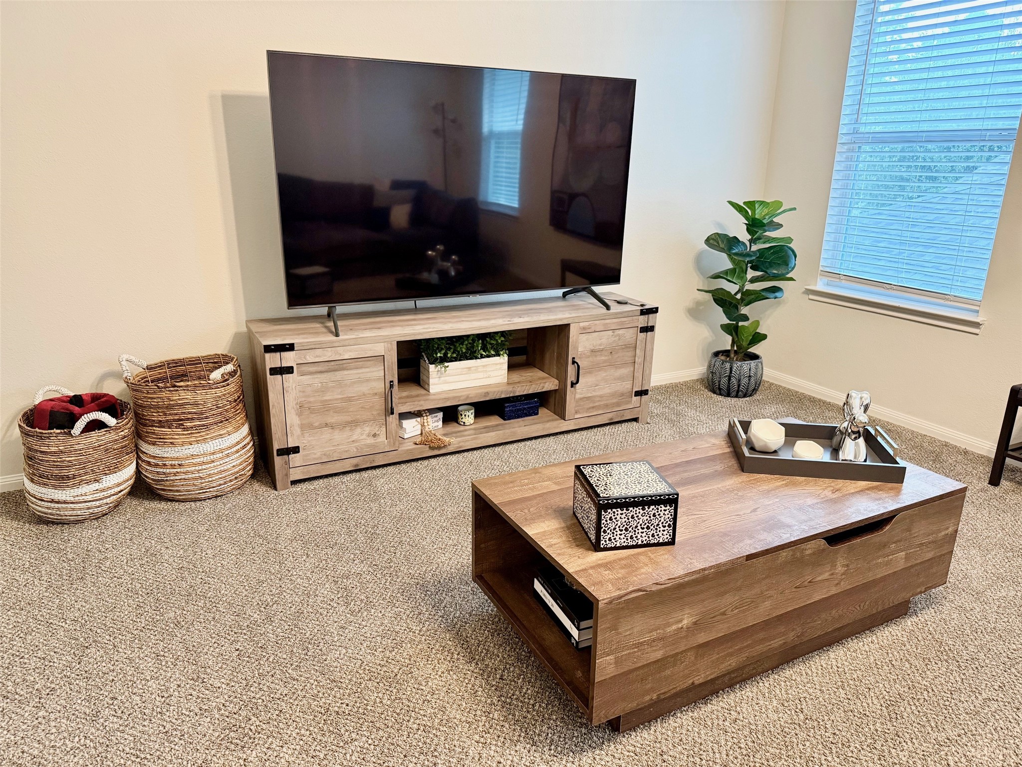 142 E Spindle Tree Circle Property Photo 19