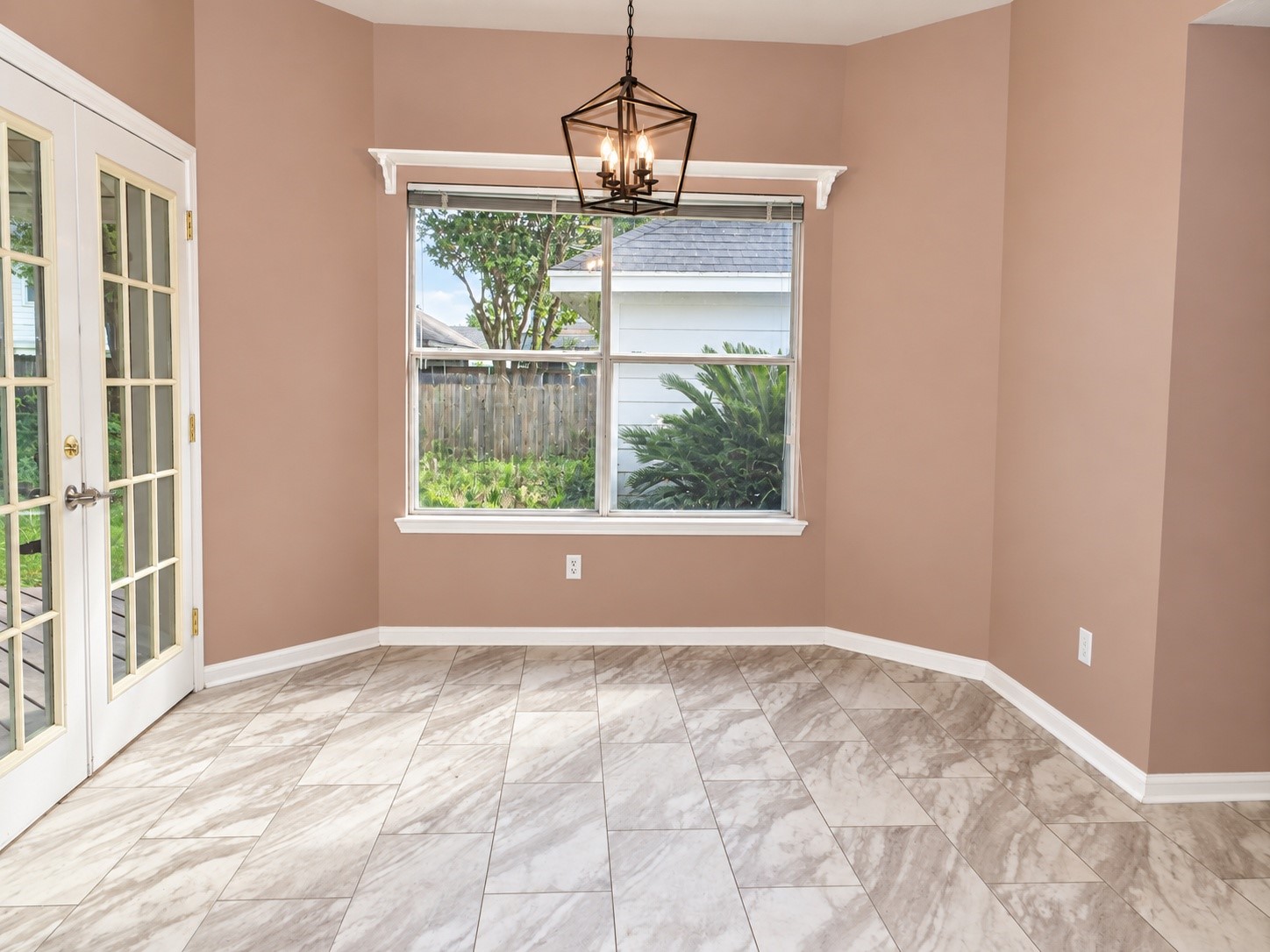 1503 Pine Ridge Lane Property Photo 4