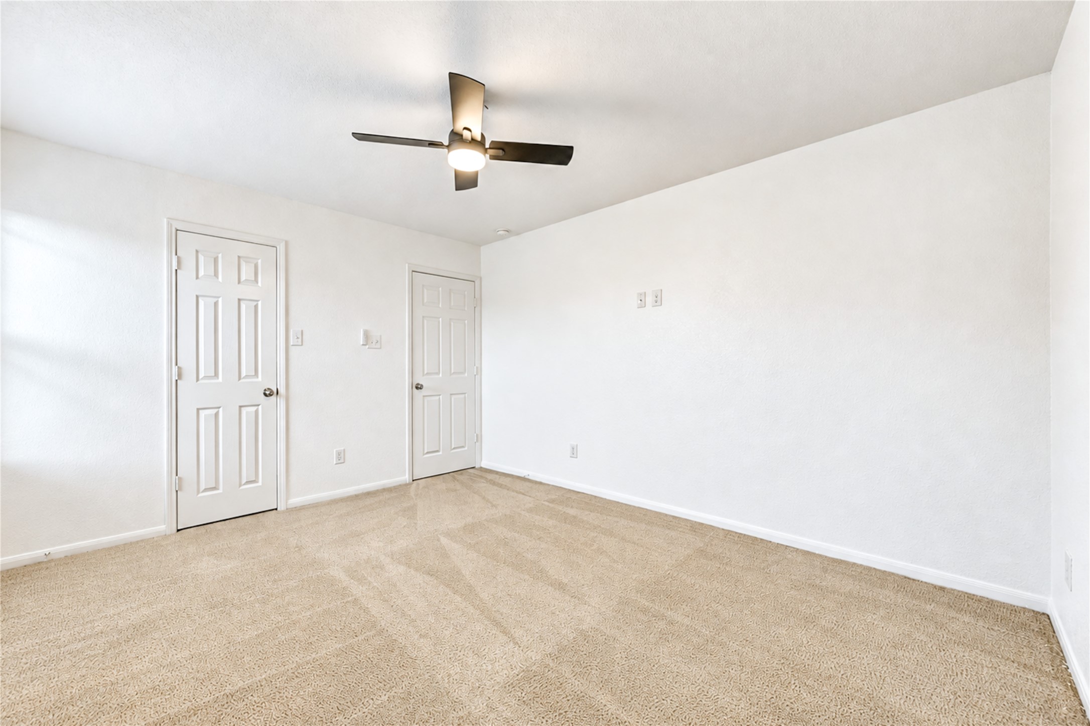 1930 Red Cedar Trail Property Photo 5