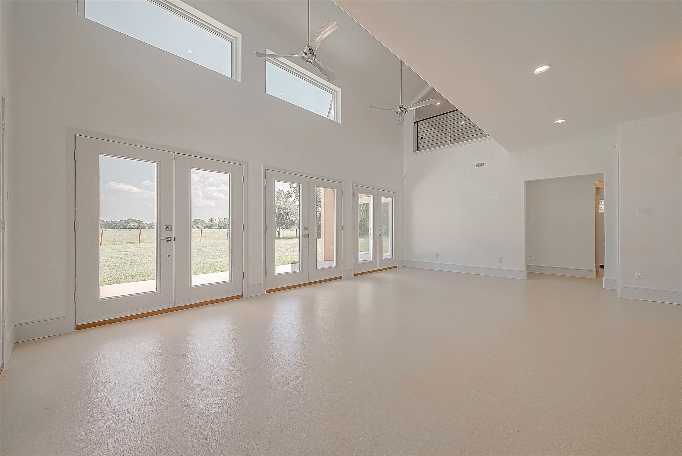 30925 Southwest Freeway Property Photo 8