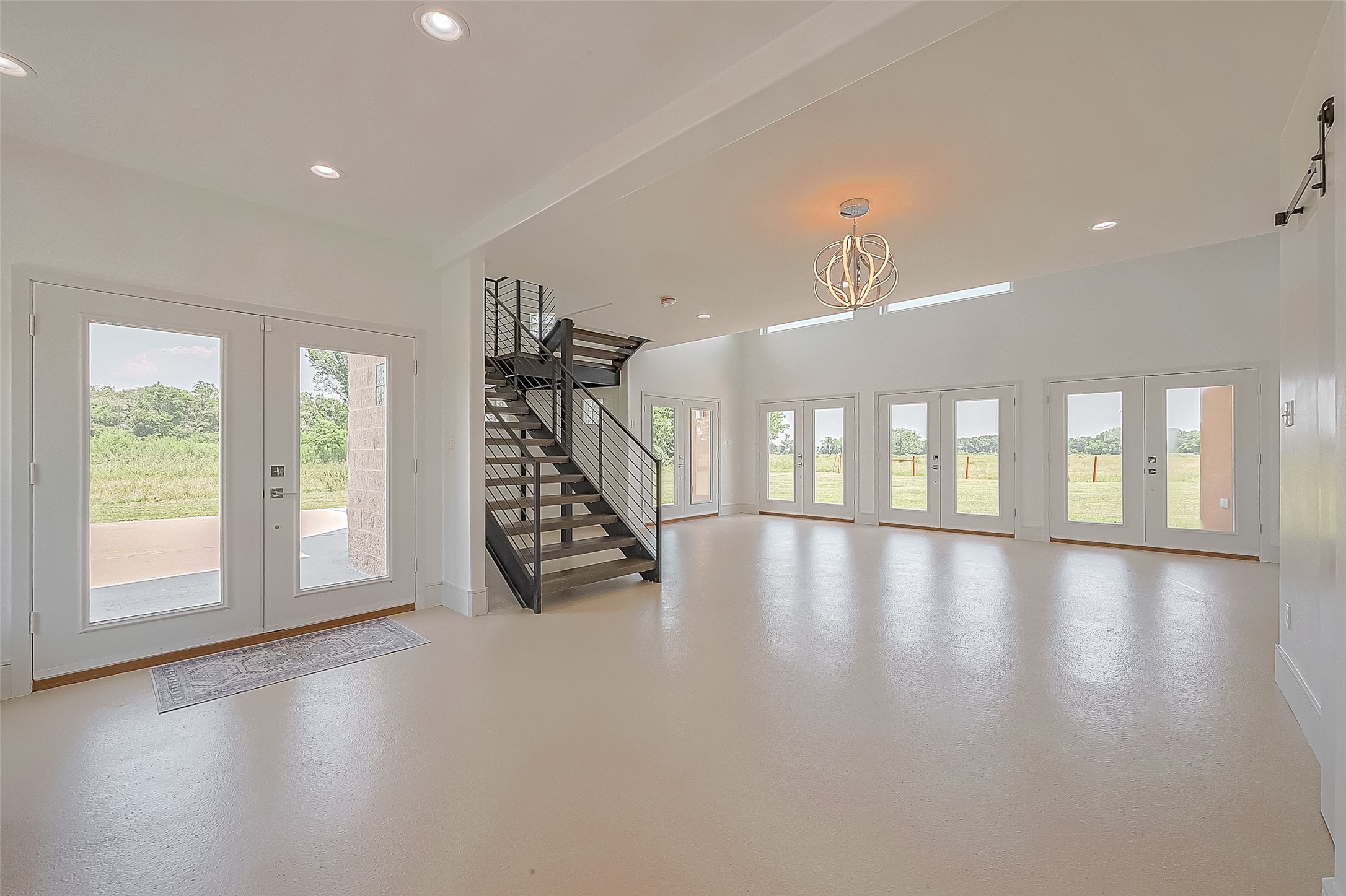 30925 Southwest Freeway Property Photo 18