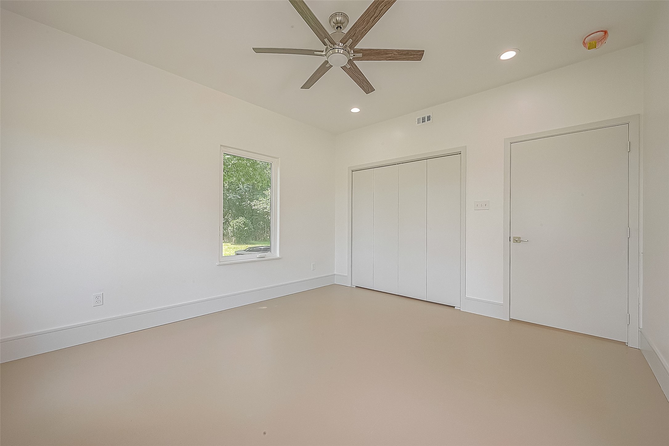 30925 Southwest Freeway Property Photo 29
