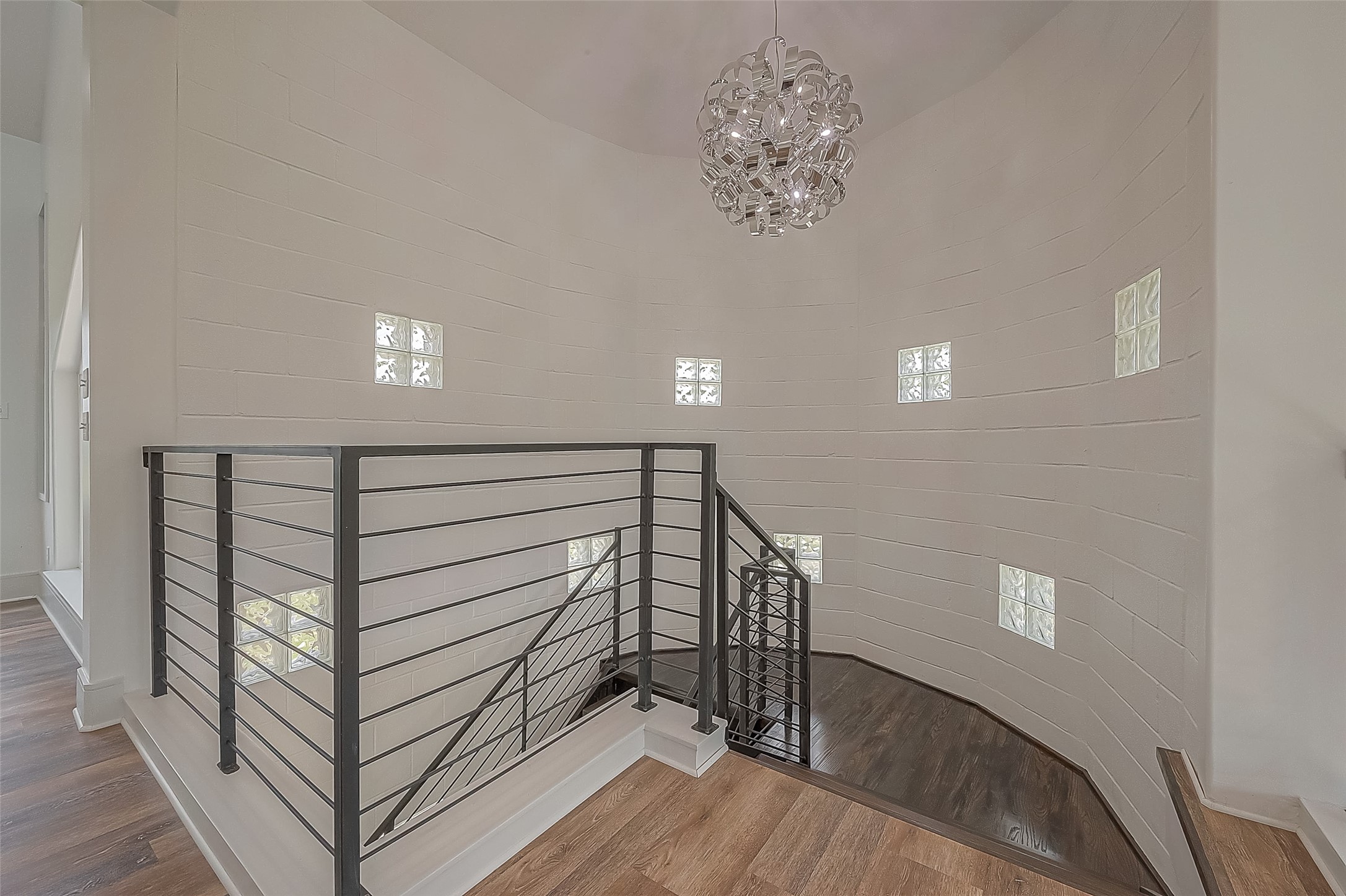 30925 Southwest Freeway Property Photo 31