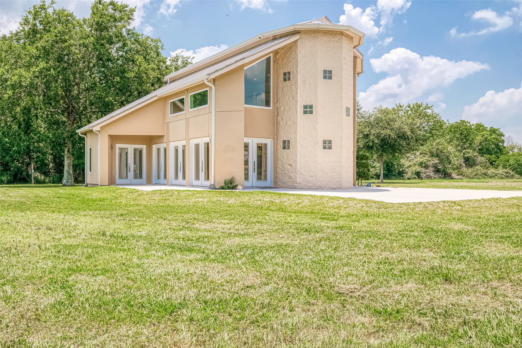 30925 Southwest Freeway Property Photo 43