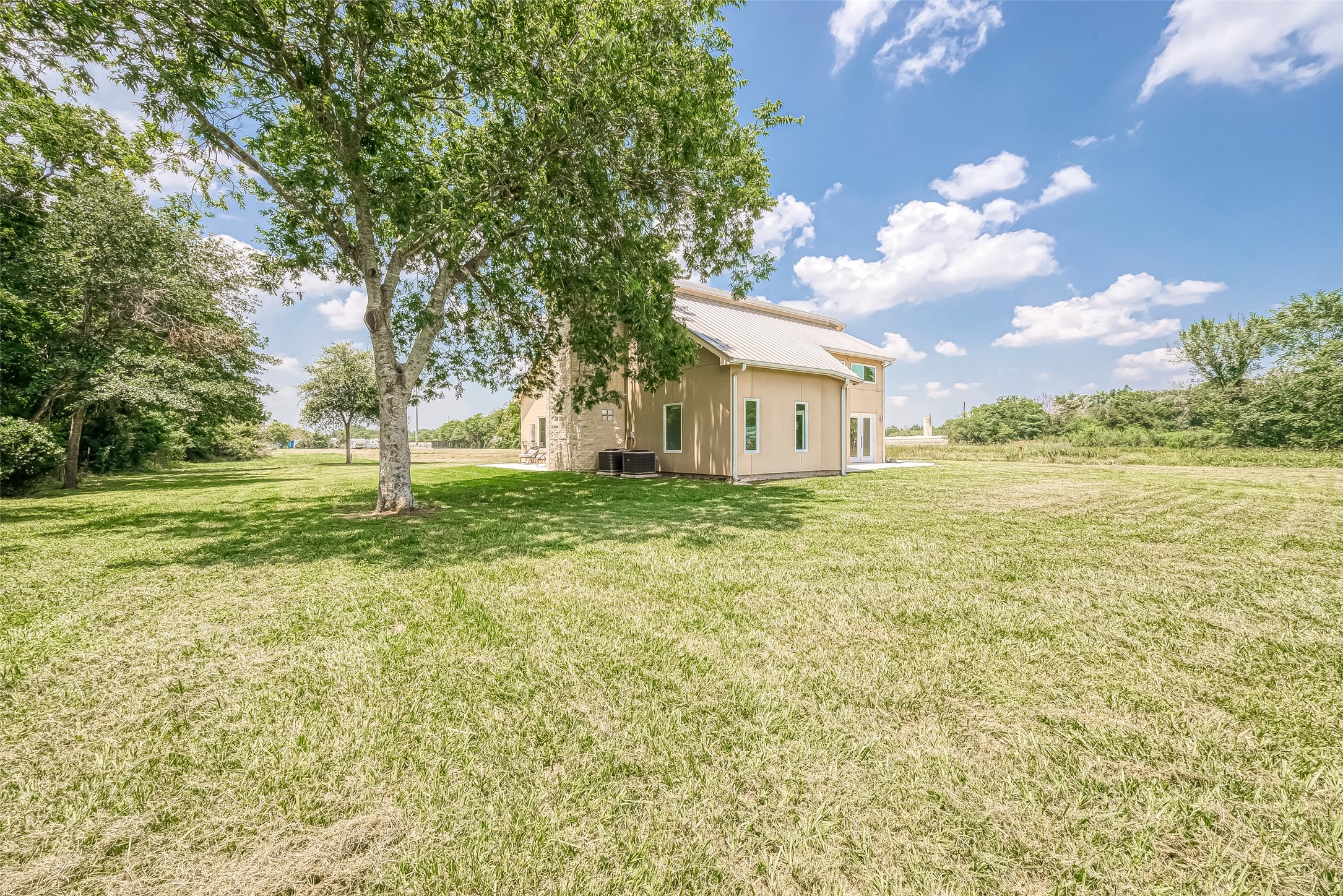 30925 Southwest Freeway Property Photo 45