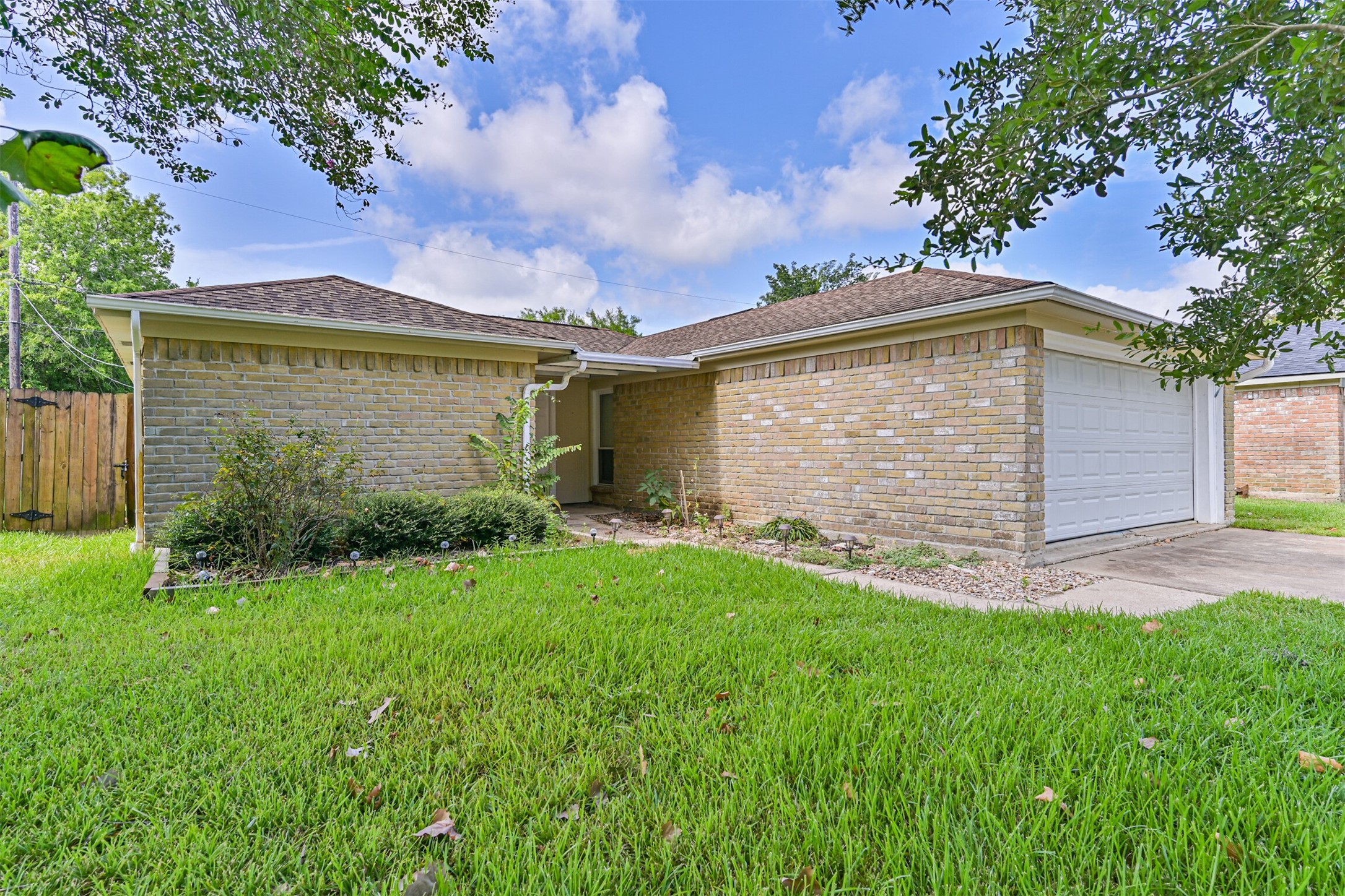 1113 N Heron Drive Property Photo 3