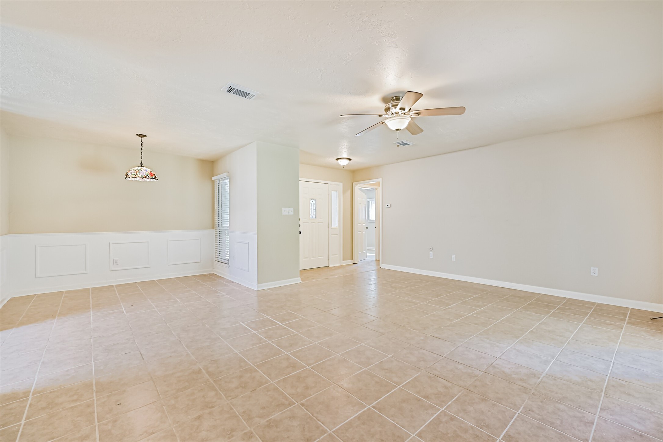 1113 N Heron Drive Property Photo 6