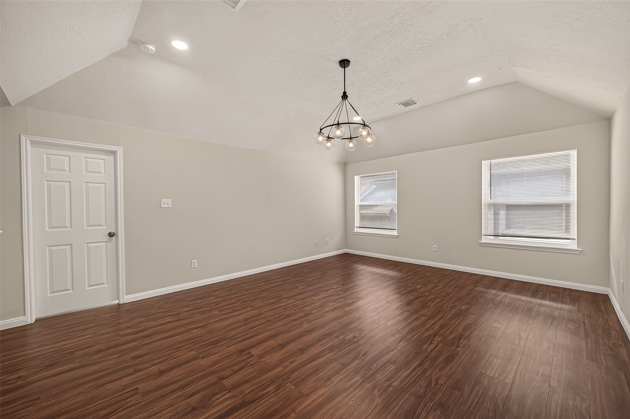 5015 Cottonglen Court Property Photo 33