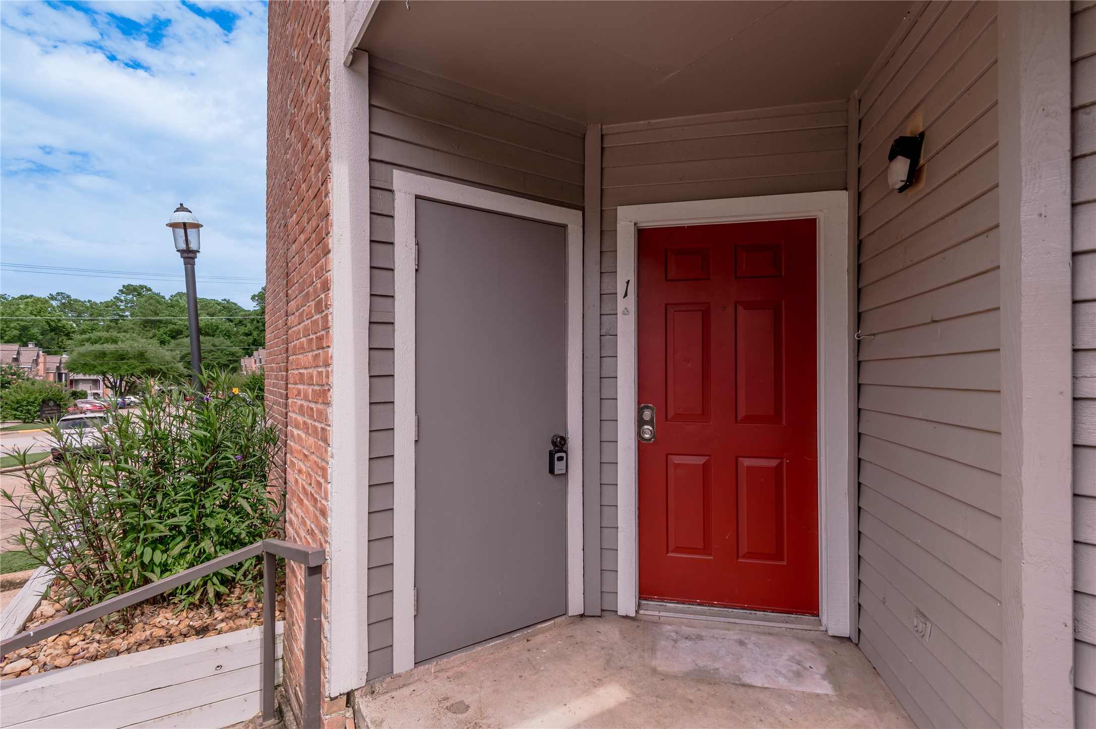 2402 Sycamore Avenue E1 Property Photo 4