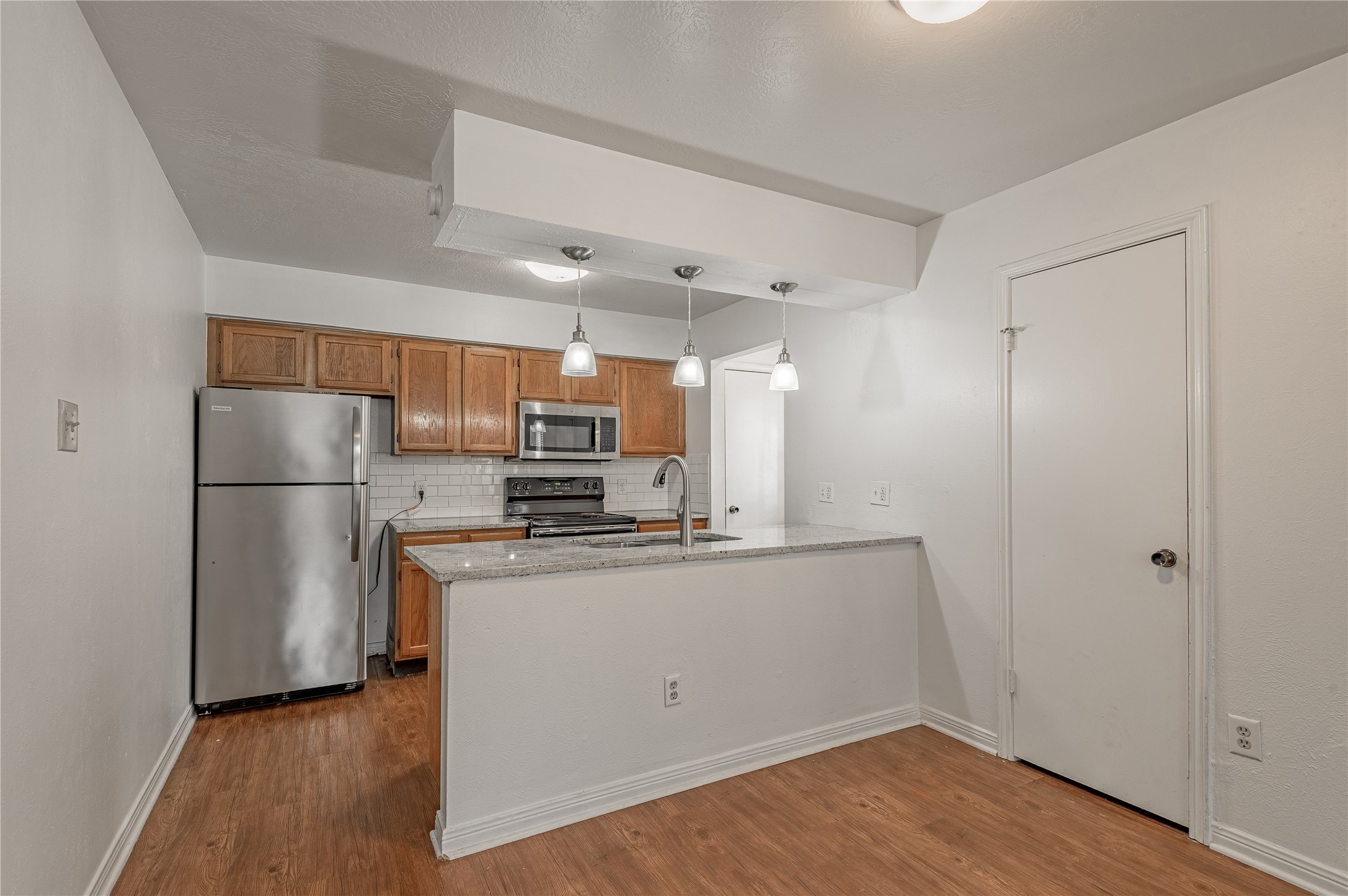 2402 Sycamore Avenue E1 Property Photo 9