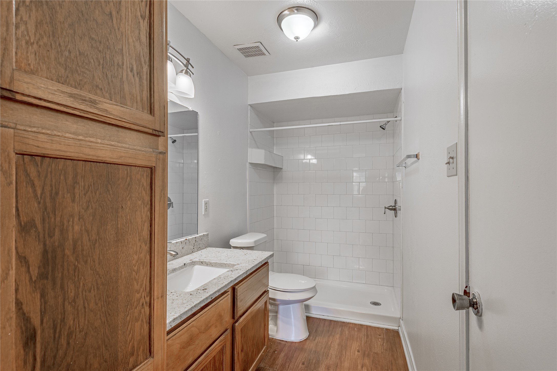 2402 Sycamore Avenue E1 Property Photo 22