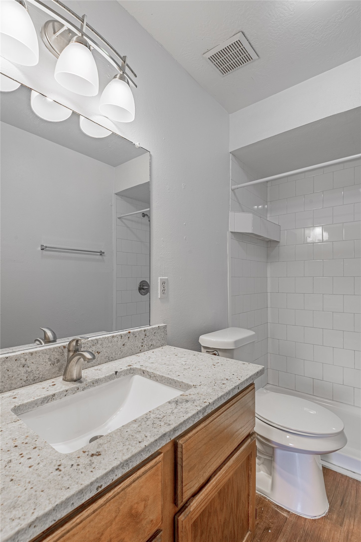 2402 Sycamore Avenue E1 Property Photo 23