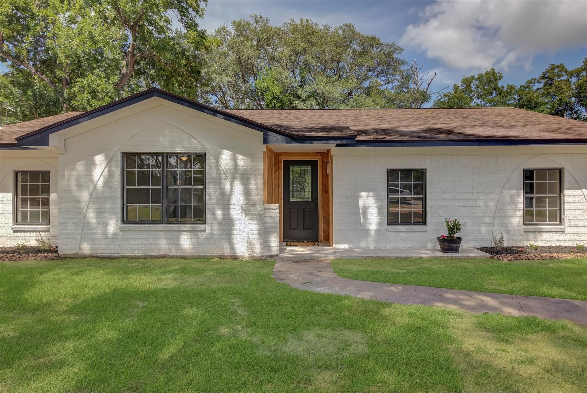 112 Walnut Street Property Photo 2