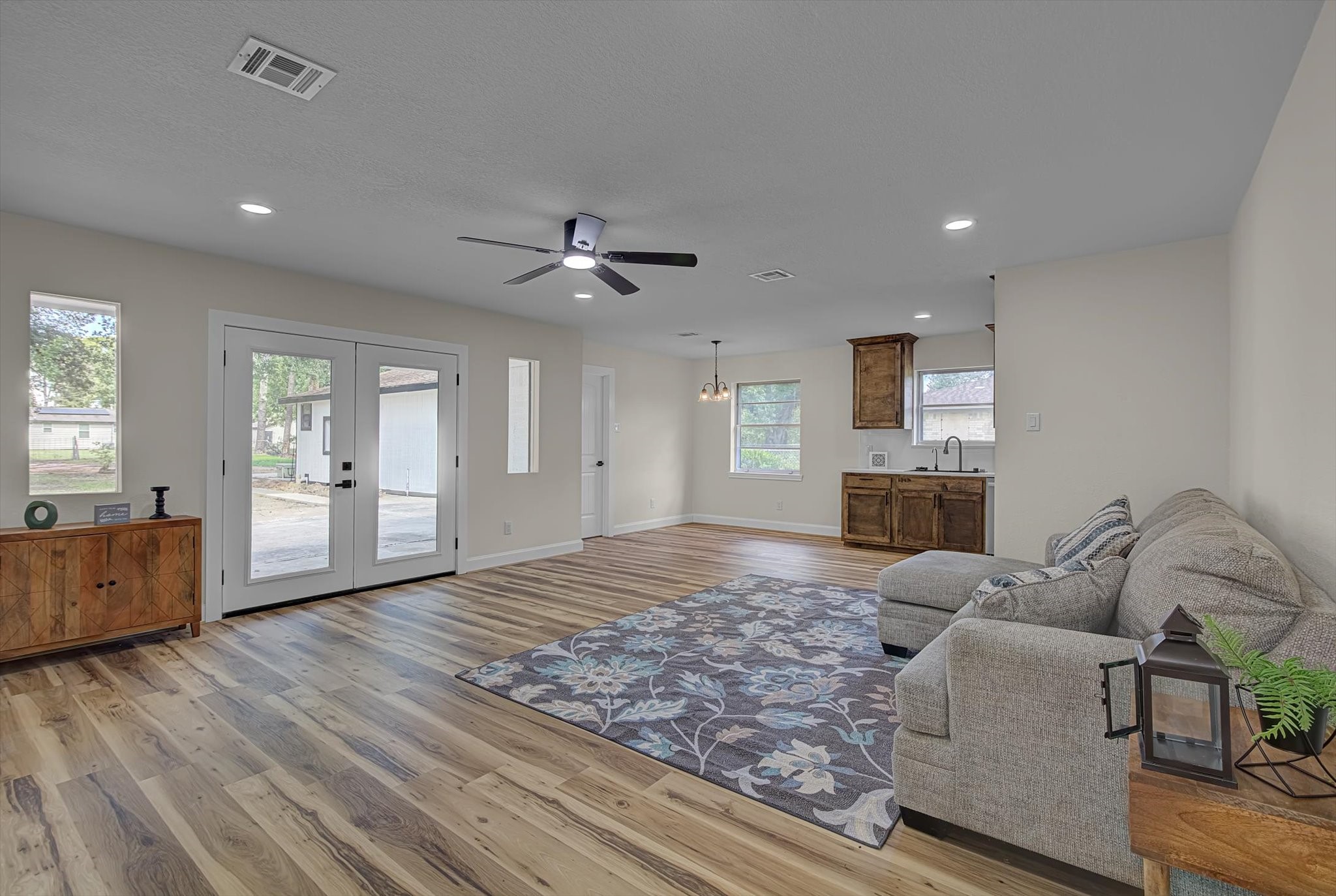 112 Walnut Street Property Photo 8