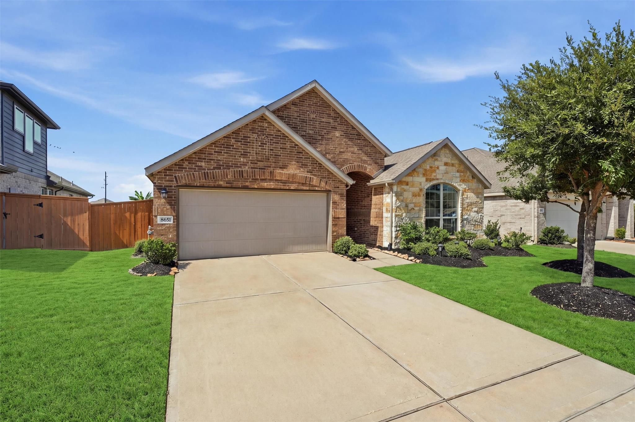8651 Flamingo Bay Lane Property Photo 3
