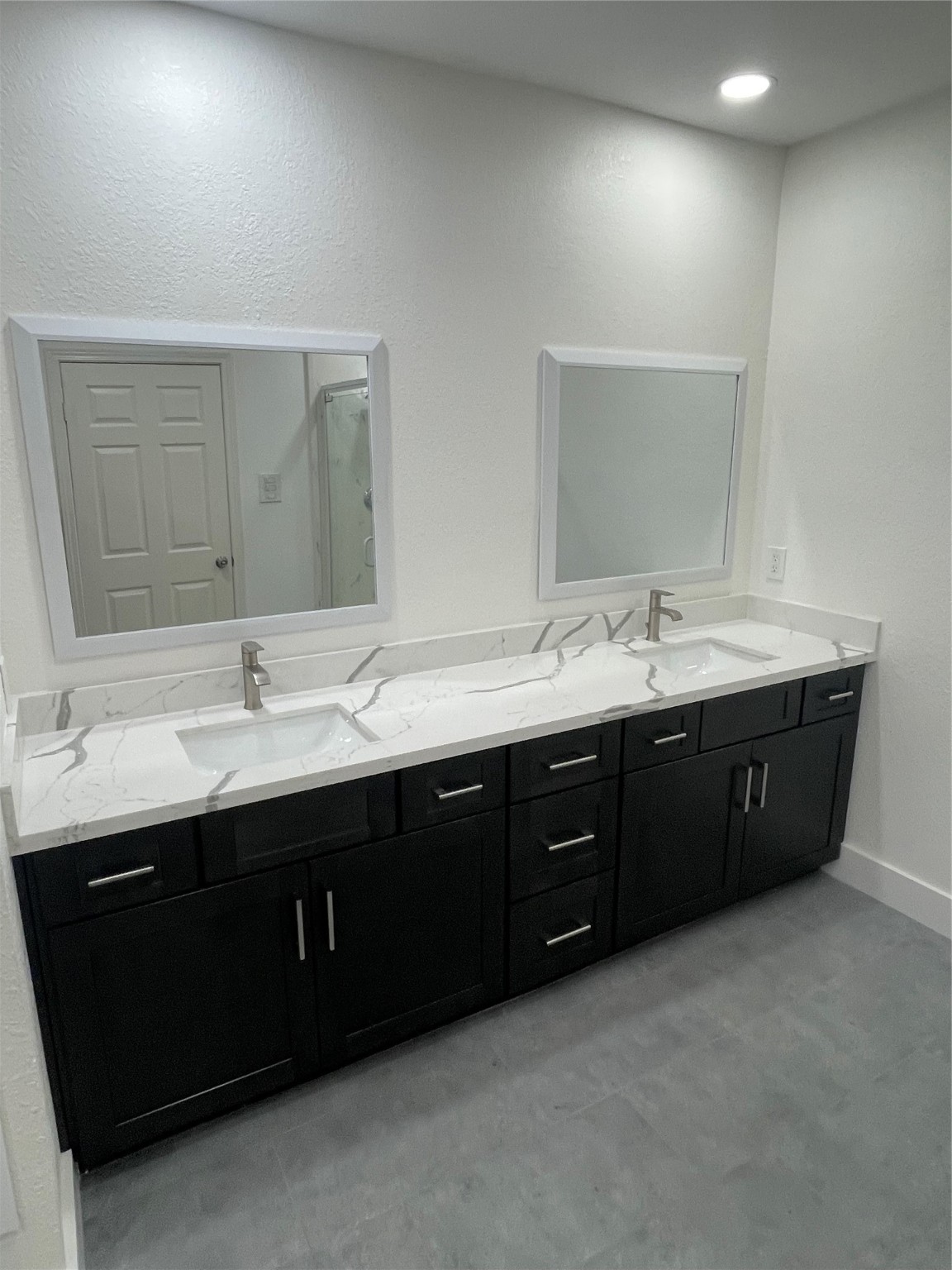 2110 Chenevert Street 8 Property Photo 10