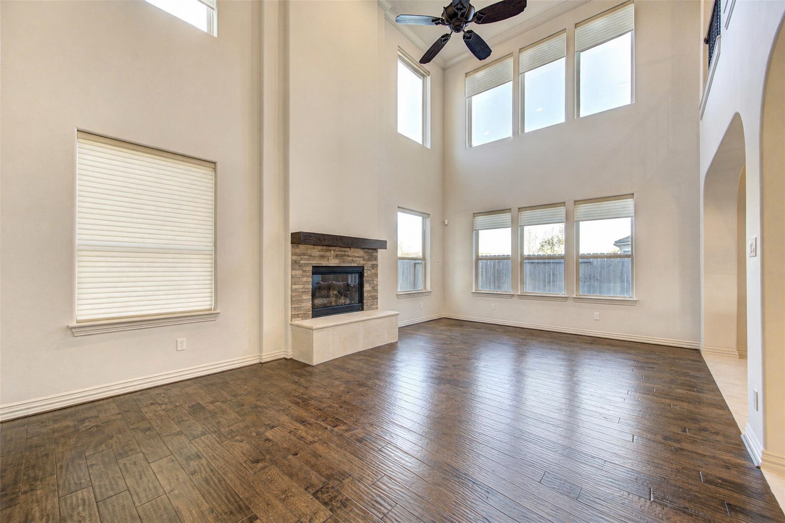 2422 Camden Creek Lane Property Photo 9
