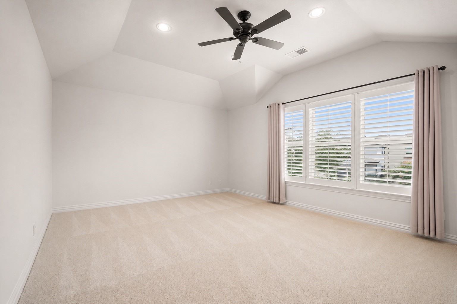 2422 Camden Creek Lane Property Photo 19
