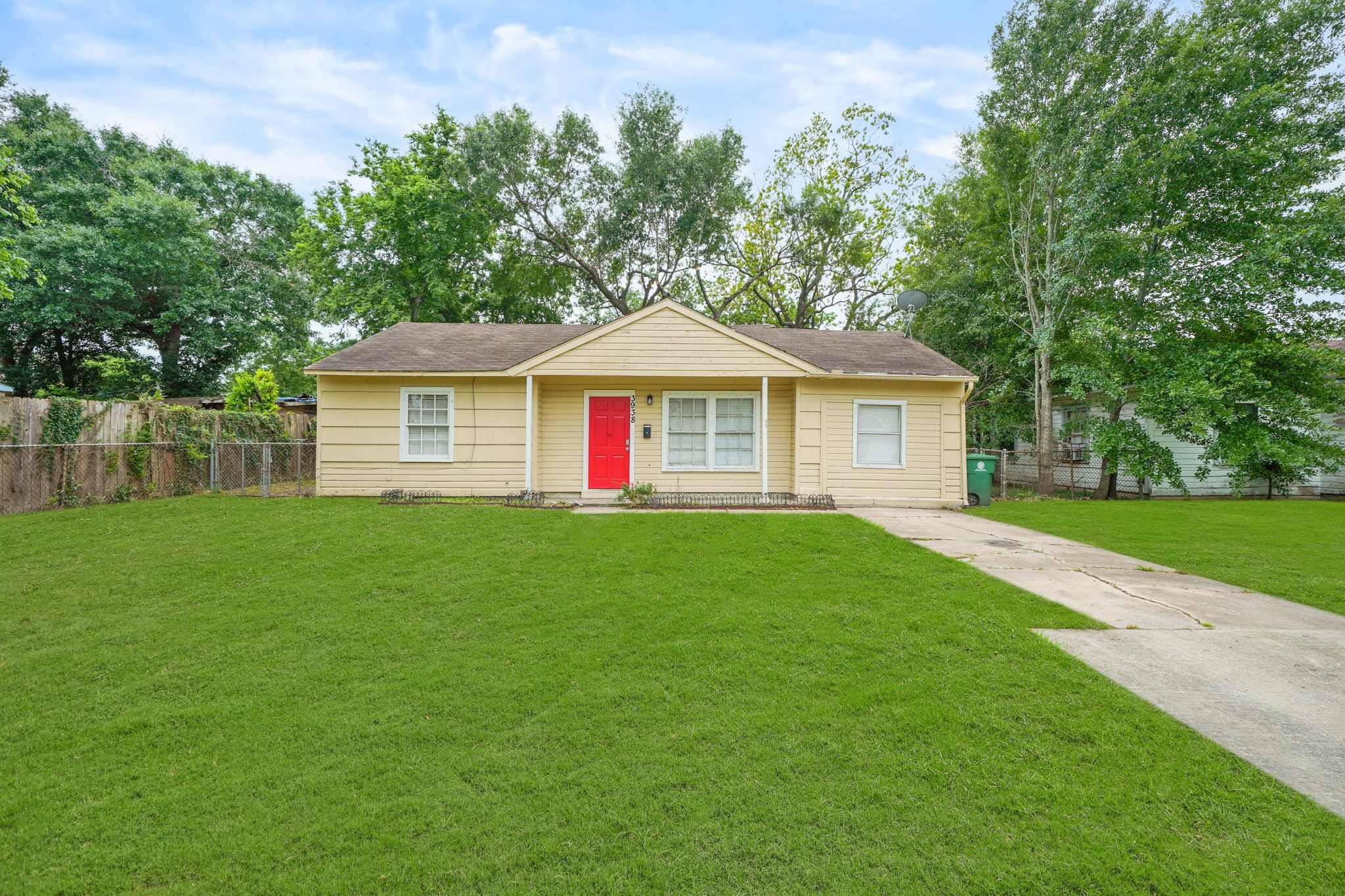 3938 Alsace Street Property Photo 1