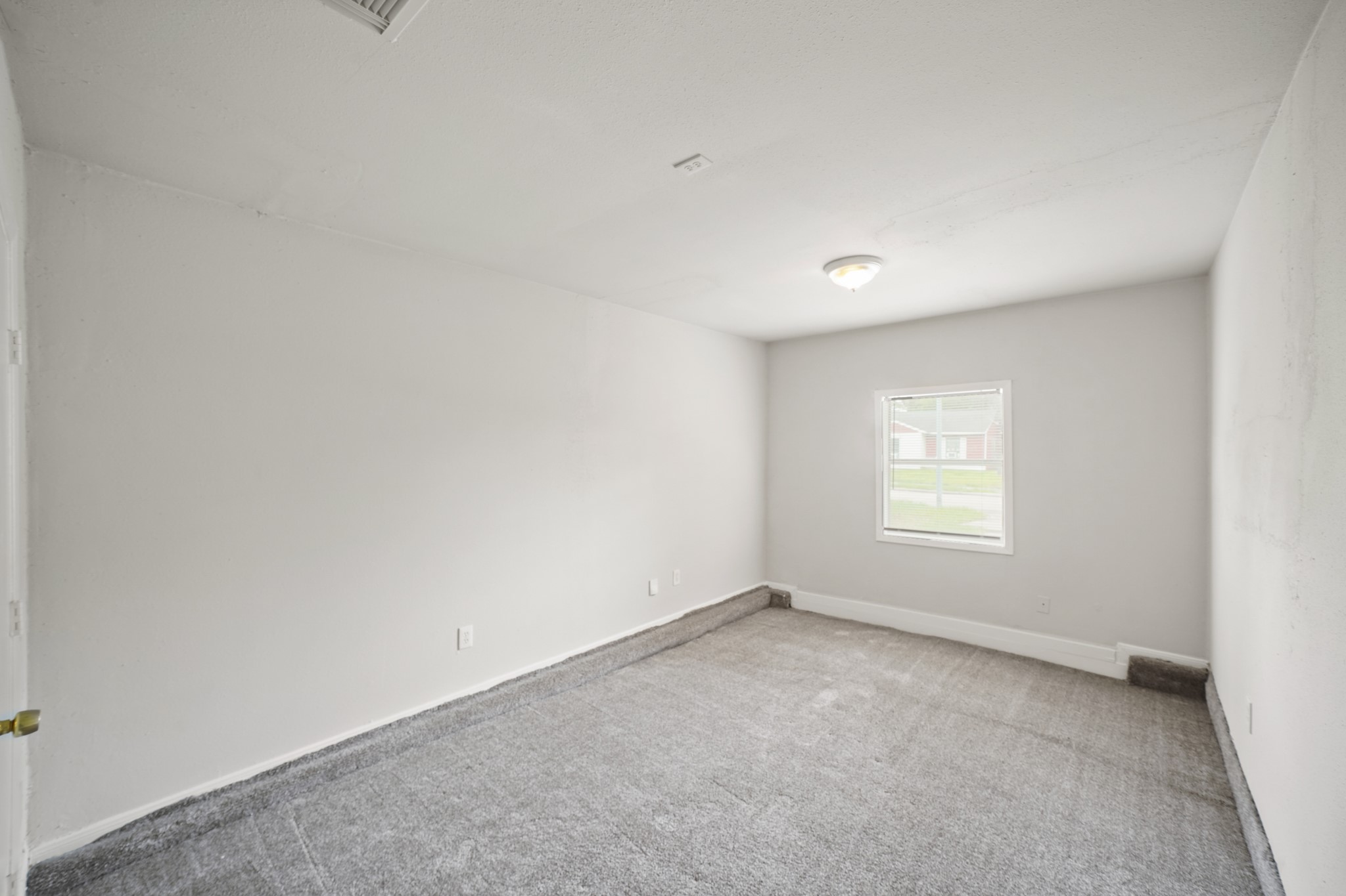 3938 Alsace Street Property Photo 7
