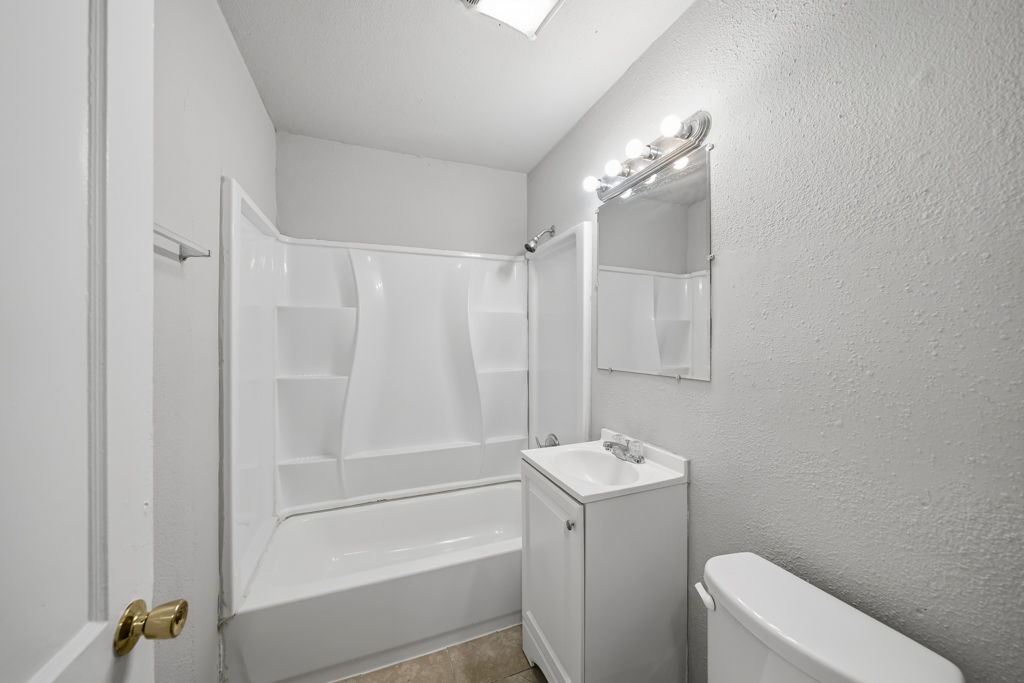 3938 Alsace Street Property Photo 10