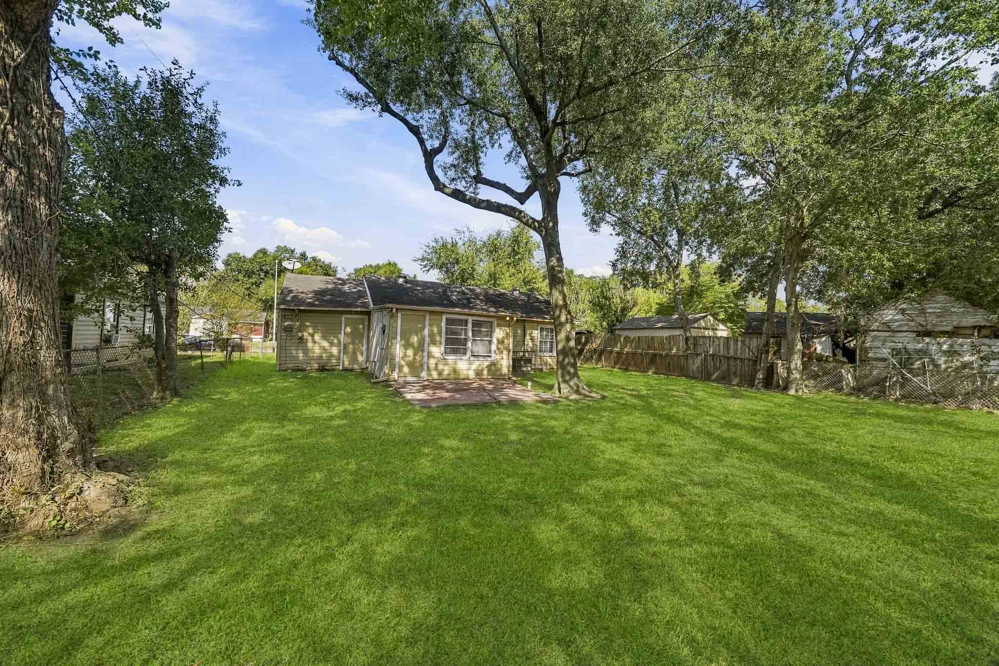 3938 Alsace Street Property Photo 11