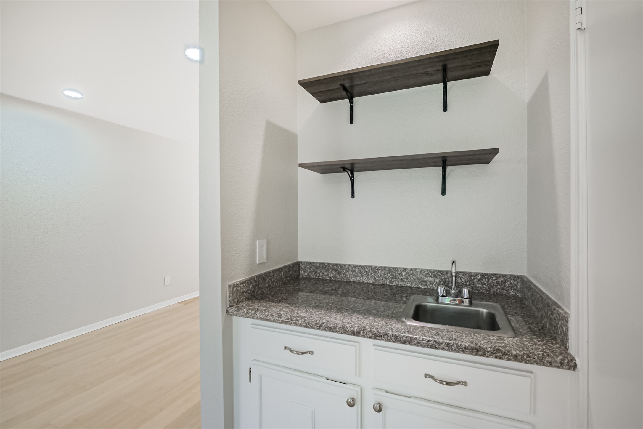 2507 Bering Drive 9 Property Photo 8
