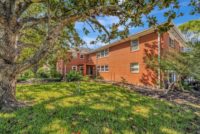 2601 Christopher Square Property Photo 4