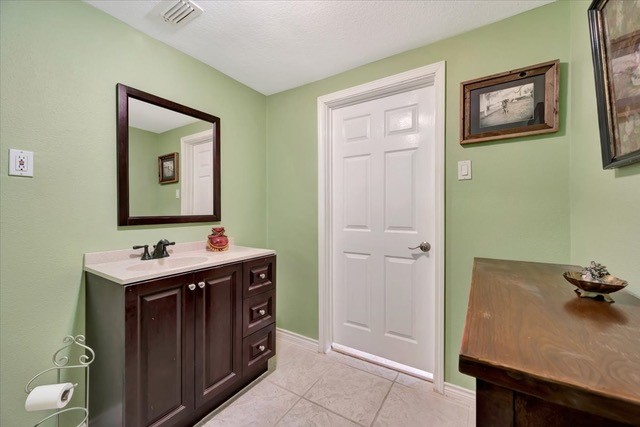 2601 Christopher Square Property Photo 17