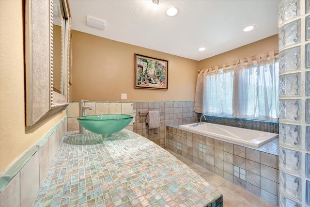 2601 Christopher Square Property Photo 28