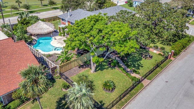 2601 Christopher Square Property Photo 45