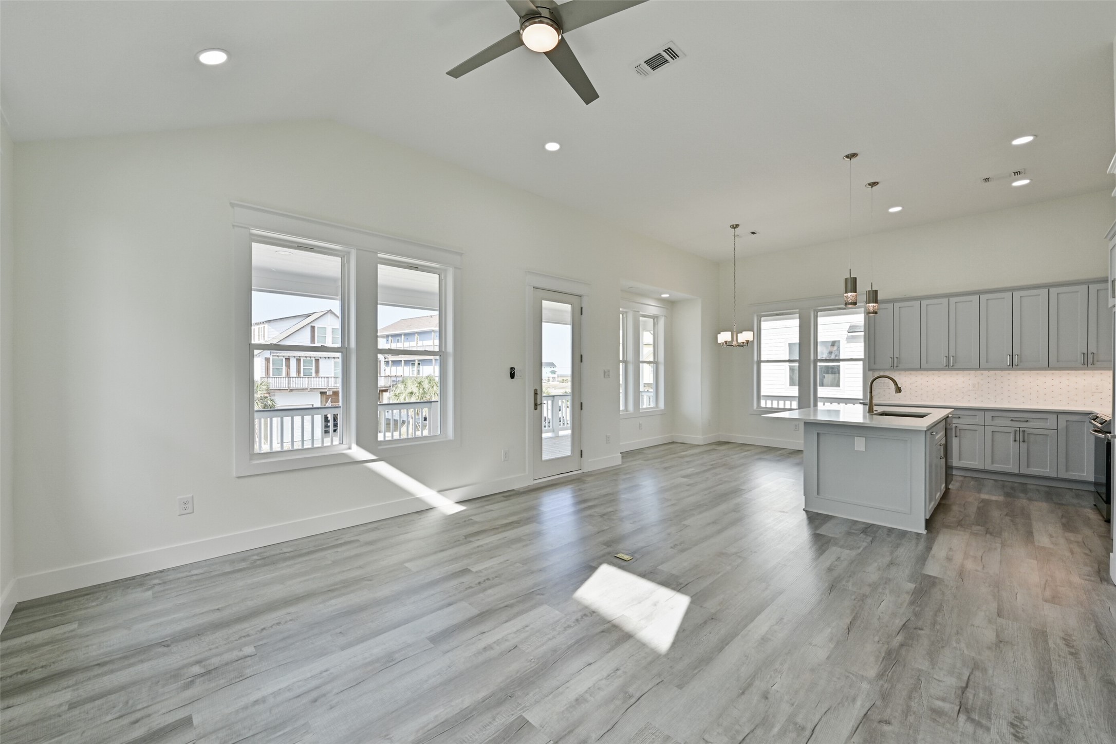 25231 Sausalito Drive Property Photo 8