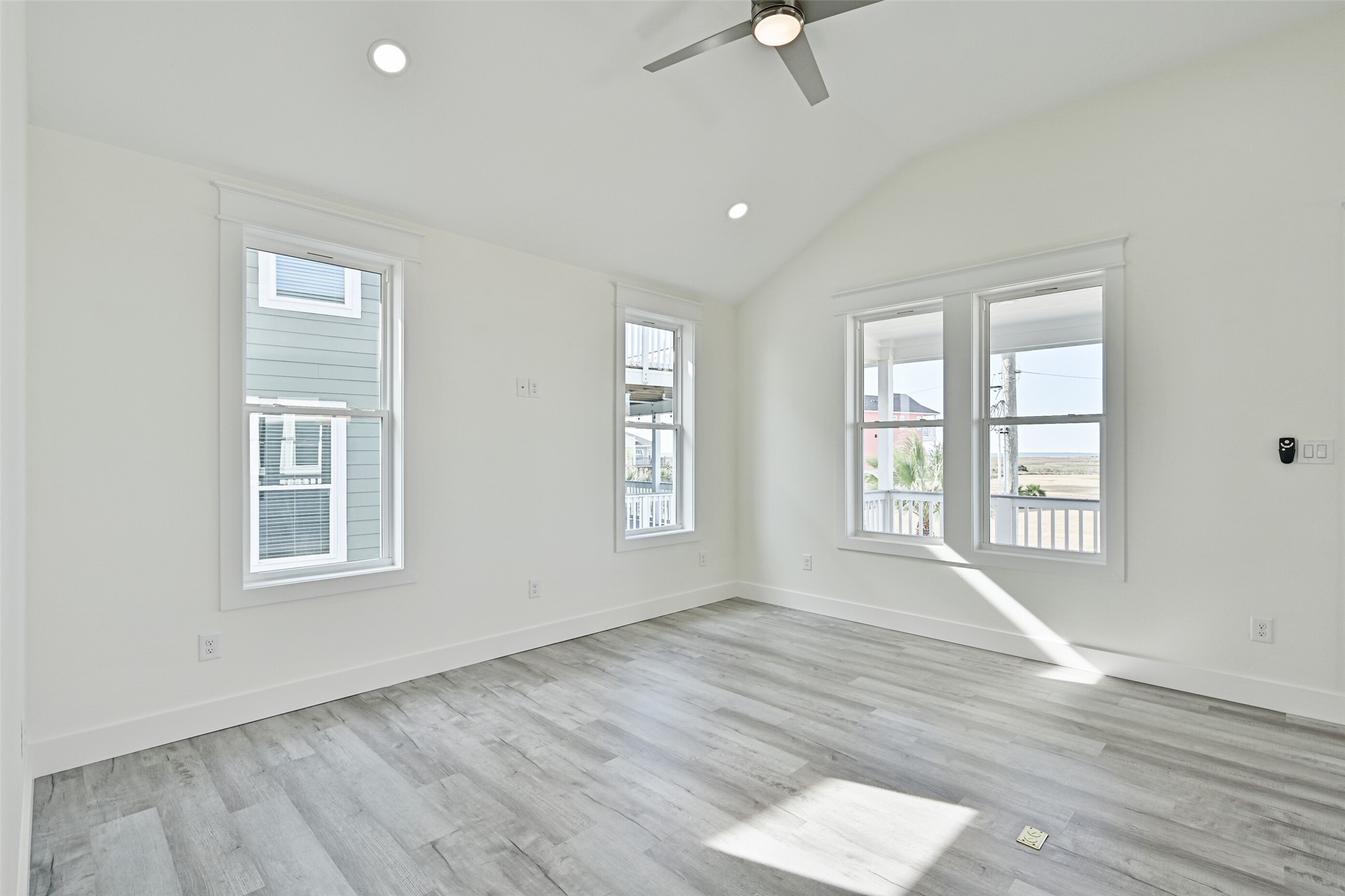 25231 Sausalito Drive Property Photo 11