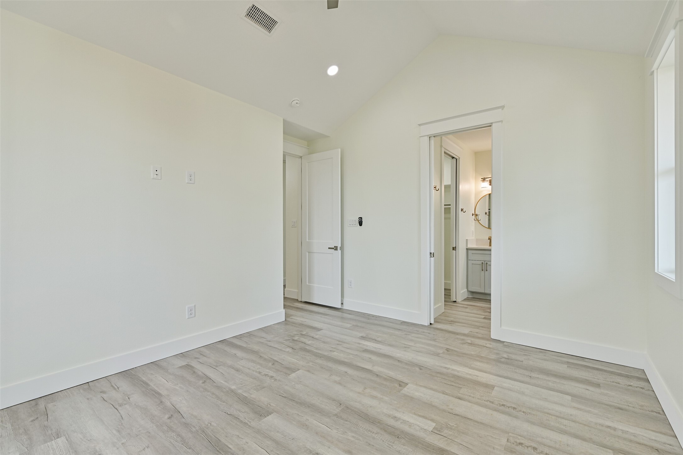 25231 Sausalito Drive Property Photo 21