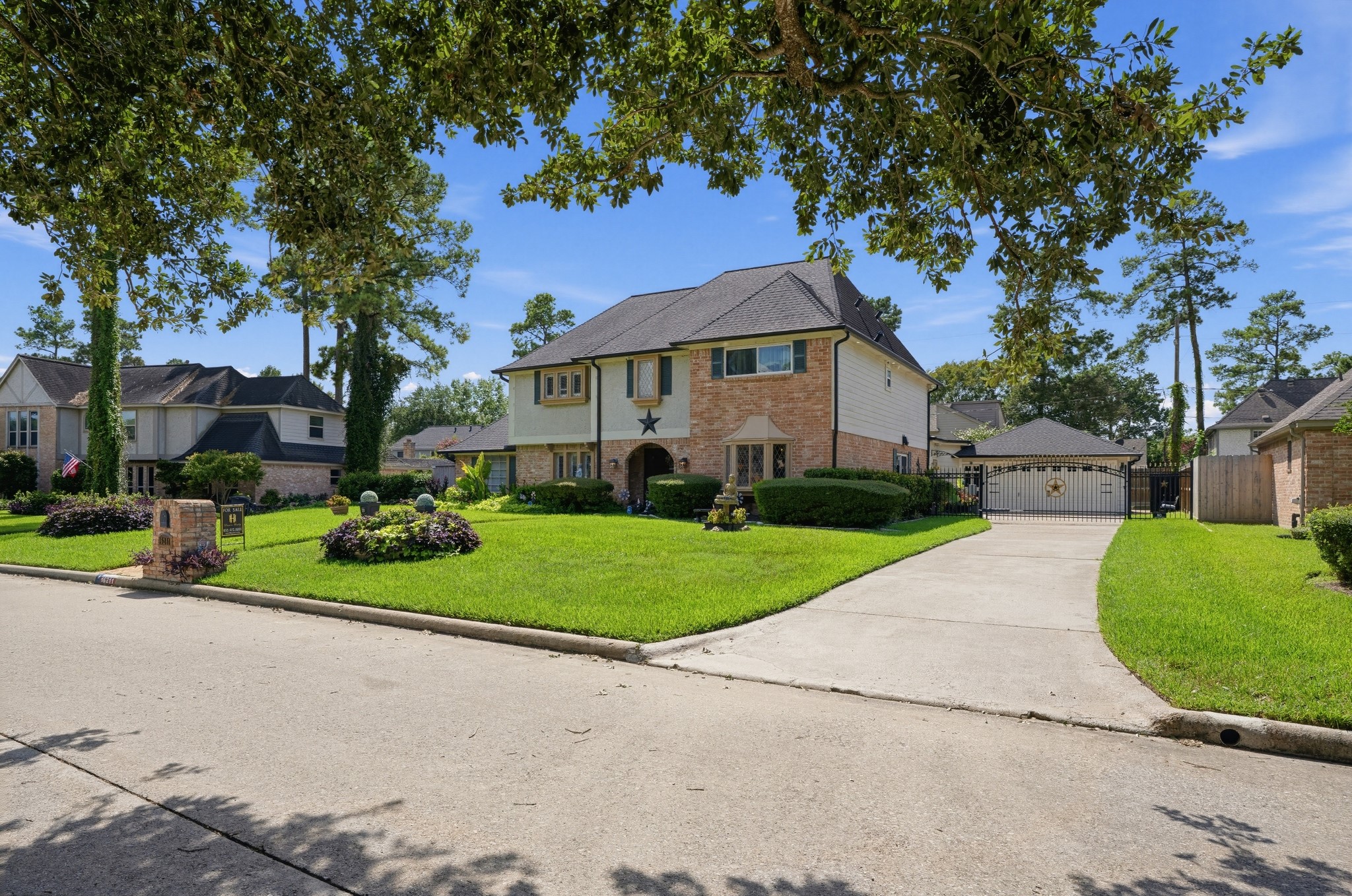 16211 N Greenfield Drive Property Photo 2