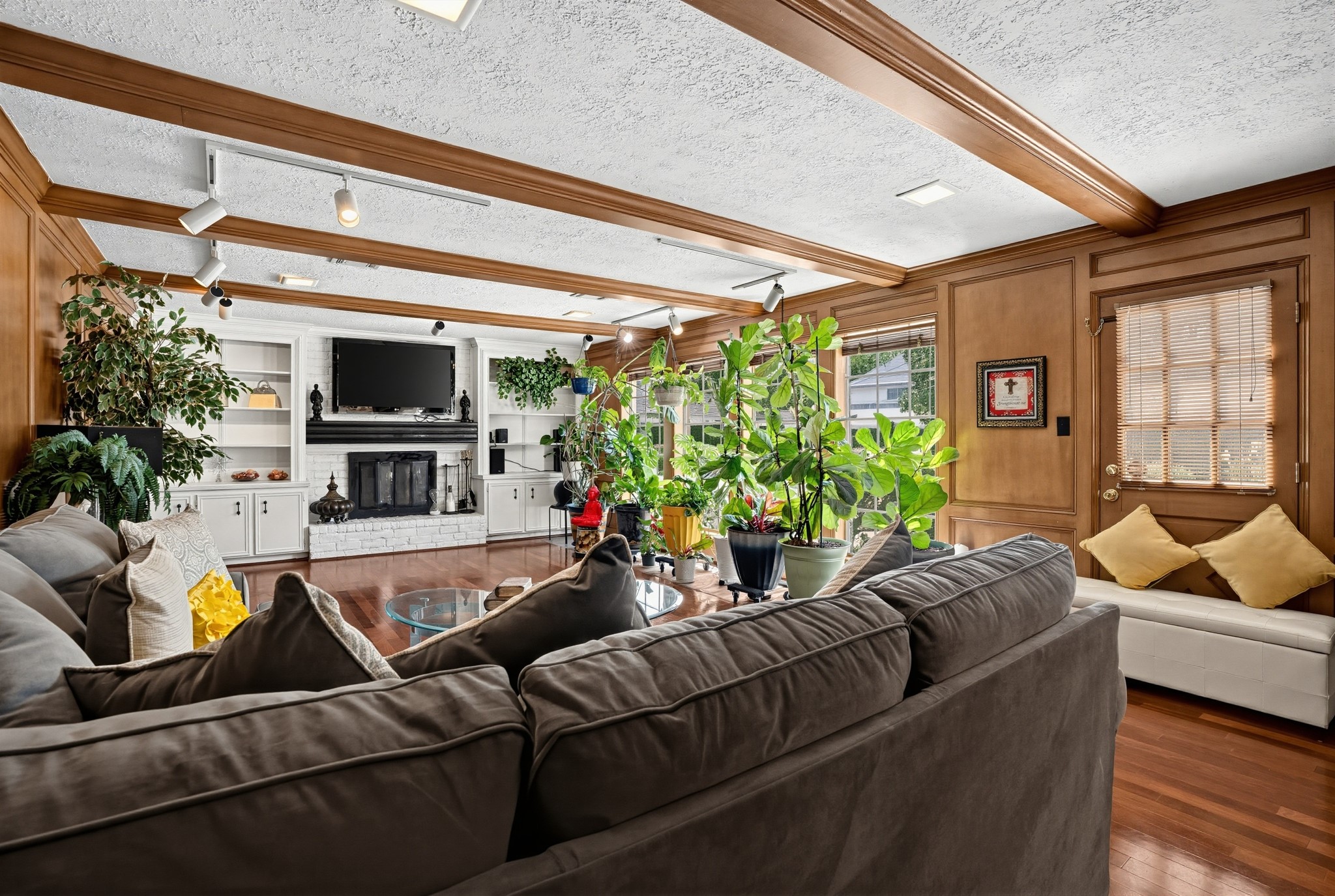 16211 N Greenfield Drive Property Photo 3