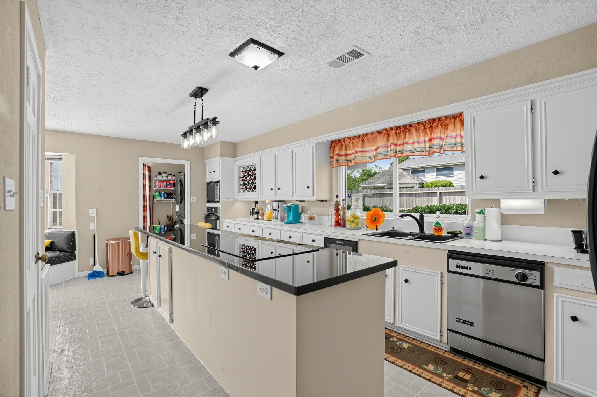 16211 N Greenfield Drive Property Photo 6