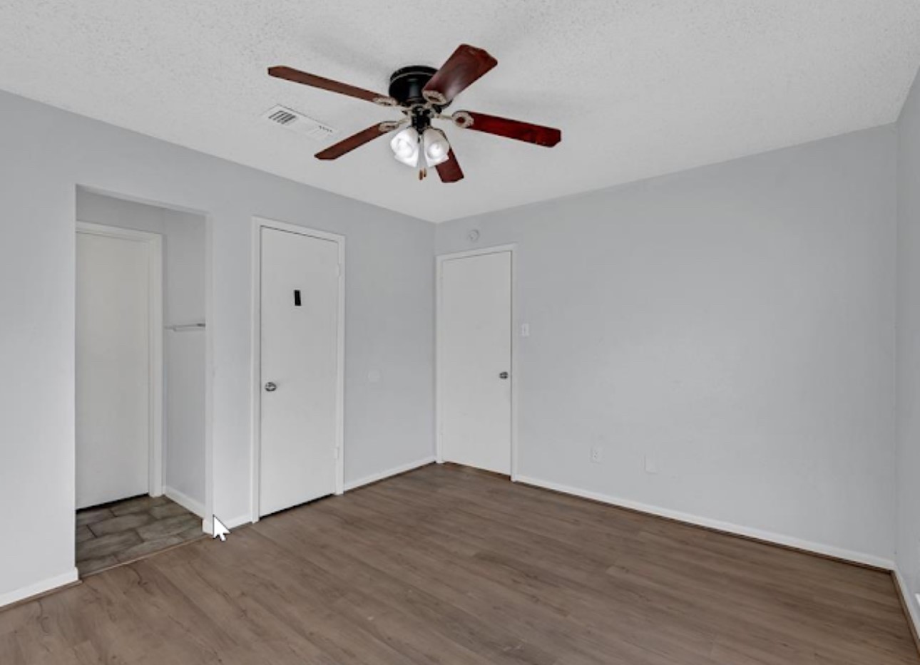 5759 Easthampton Drive B Property Photo 8