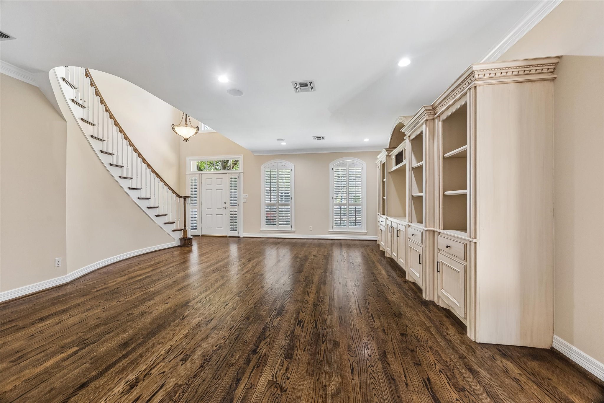 1613 Norfolk Street Property Photo 7