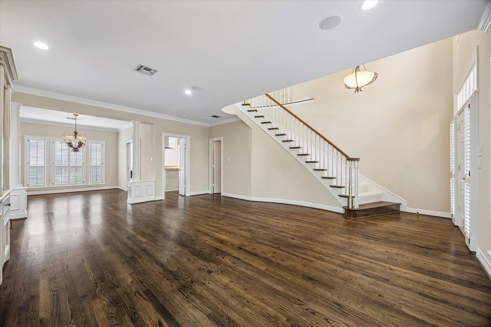 1613 Norfolk Street Property Photo 8
