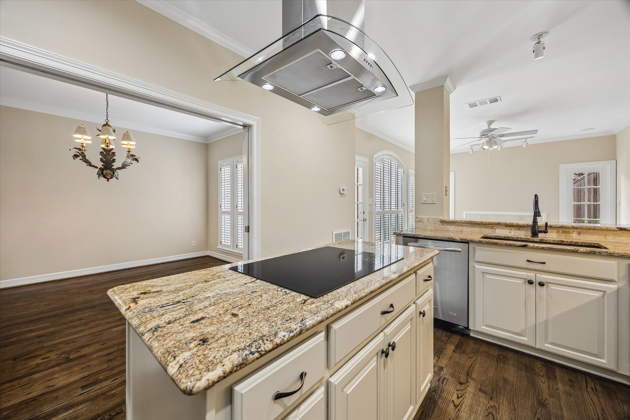 1613 Norfolk Street Property Photo 13