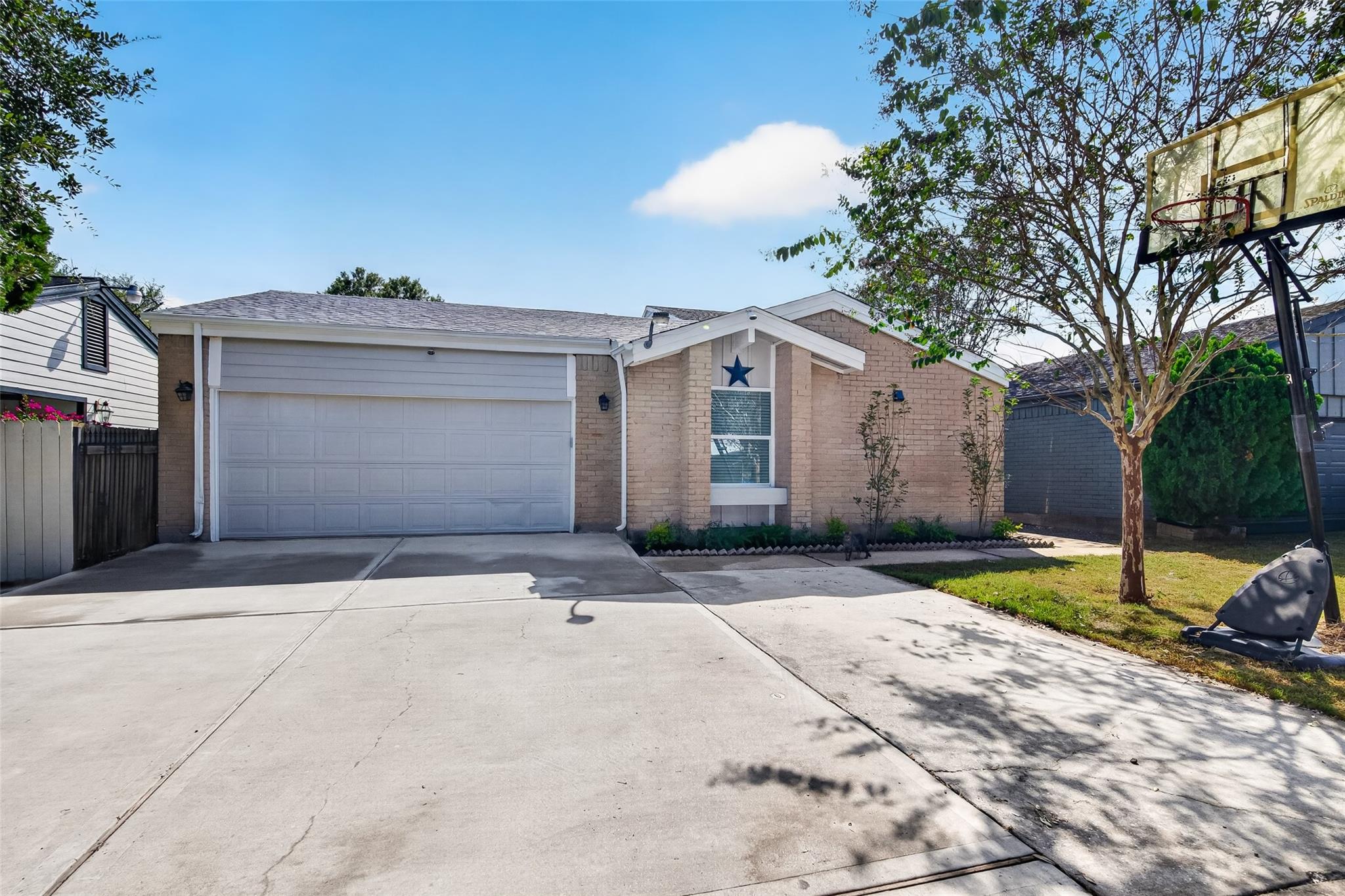 6323 Dawnridge Drive, Houston TX 77035